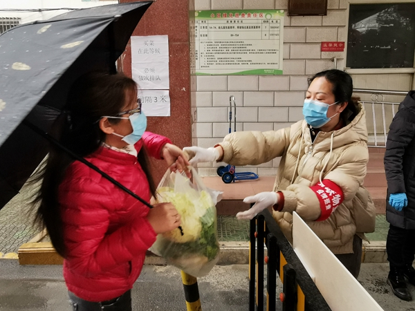 润联物业逆行中最美的花，传递不仅是蔬菜，更是一片爱心和温暖.jpg